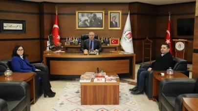Rektör Turabi Hakim Küçük'ü misafir etti