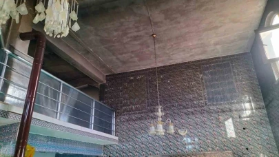 Cami de çıkan yangın korkuttu