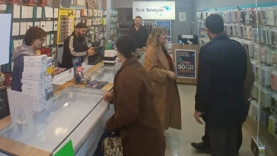 Keleş, 8 Mart Dünya Kadınlar Günü’nde Esnafları Ziyaret Etti