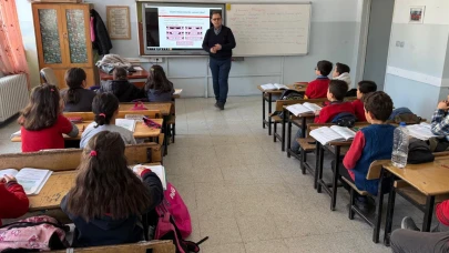 İlkokul Öğrencilerine Ağız ve Diş Sağlığı Eğitimi Verildi