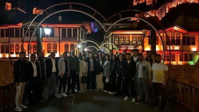 Başkan Sevindi, İftarda Gençlerle Bir Araya Geldi