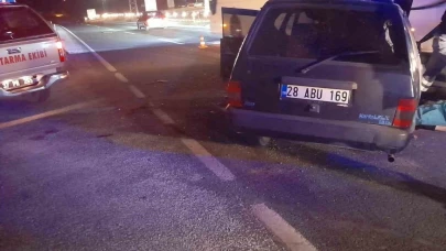 Otomobil, İBB otobüsüyle çarpıştı: 1 ölü, 1 yaralı