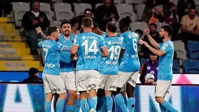 Trabzonspor, Başakşehir'i 3-0 Mağlup Ederek 3 Puanla Tanıştı