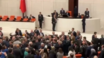 AK Parti ve CHP milletvekilleri arasında kavga çıktı!