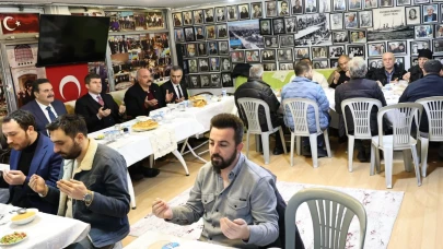 Vali Bakan, Selanik Muhacirleri ile İftar Sofrasında Buluştu