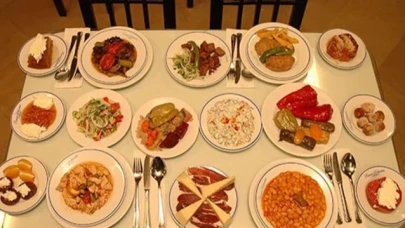 İftarda ne yapsam diye düşünenler için işte iftar menüsü!