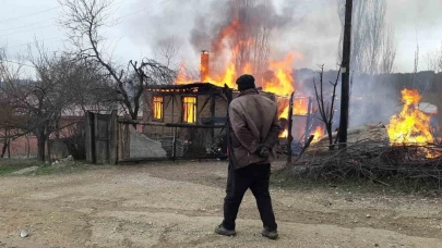 Ev ve ahır alev alev yandı