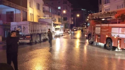 Metruk binada yakılan ateş itfaiyeyi alarma geçirdi