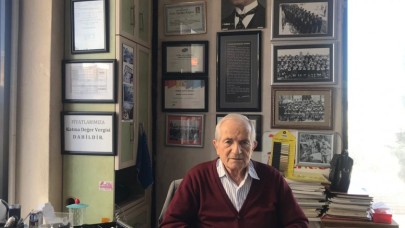52 YILDIR MESLEĞİNİ SEVEREK YAPIYOR