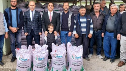 62 ÇİFTÇİYE TRİTİKALE TOHUMU DAĞITILDI
