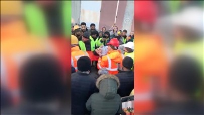 8 YAŞINDAKİ ÇOCUĞU 60 SAAT SONRA KURTARDILAR