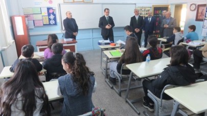 ABİDEHATUN ORTAOKULU’NU ZİYARET ETTİ