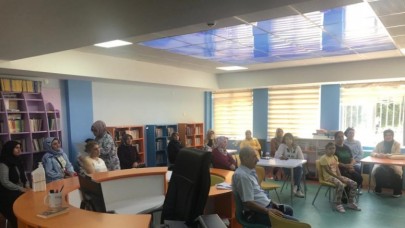 AİLE OKULU EĞİTİMLERİ SÜRÜYOR