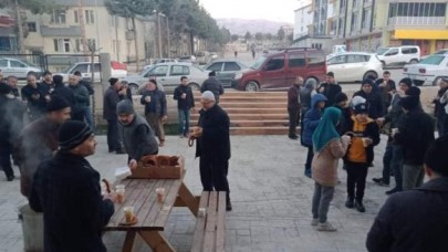 AİLECEK SABAH NAMAZINDA BULUŞTULAR