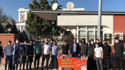 AK GENÇLİK’TEN ÜNİVERSİTE ÖĞRENCİLERİNE ZİYARET