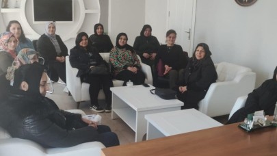 AK KADINLAR HAFTALIK OLAĞAN TOPLANTISINI YAPTI
