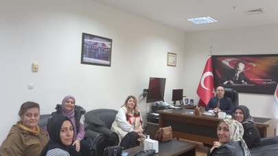 AK KADINLARDAN HASTANE ZİYARETİ