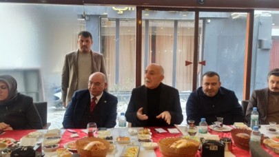 AK PARTİ İL TEŞKİLATI GAZETECİLERİ KAHVALTIDA AĞIRLADI