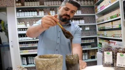 AKTARLIĞI DEDE MİRASI TAŞ DİBEKLE SÜRDÜRÜYOR