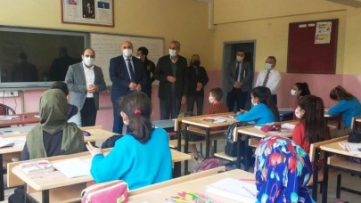 ALTINÖZ, KÖY VE OKUL ZİYARETLERİNE DEVAM ETTİ