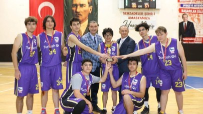 AMASYA ANADOLU LİSESİ ŞAMPİYON OLDU