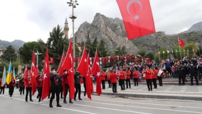 AMASYA, BAYRAMI COŞKULU KUTLADI