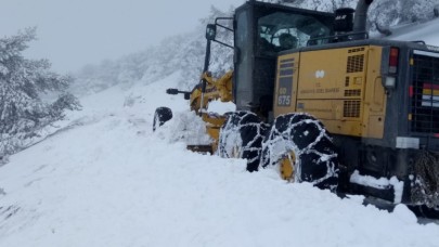 AMASYA’DA 364 KÖY YOLU ULAŞIMA KAPANDI