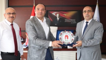 AMASYA ÜNİVERSİTESİ’NE VEDA ZİYARETİ GERÇEKLEŞTİRDİ