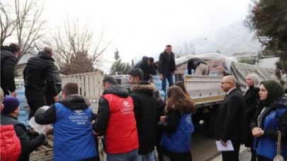 AMASYA VE TOKAT’TAN DEPREM BÖLGESİNE YARDIMLAR SÜRÜYOR