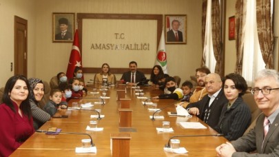 AMASYA’YI GEZEREK ÖĞRENİYORLAR