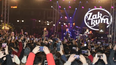 AMASYALILAR 2022 YILINA KONSERLE MERHABA DEDİ