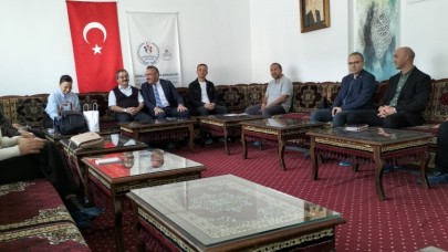 ANADOLU MEKTEBİ YAZAR OKUMALARI