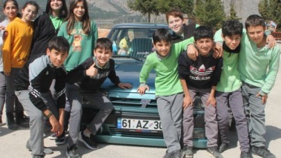 ARALARINDA DEPREMZEDELERİN DE OLDUĞU ÇOCUKLARA MODİFİYE ARAÇLAR TANITILDI