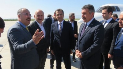 BAKAN KARAİSMAİLOĞLU’NU İLÇE PROTOKOLÜ KARŞILADI