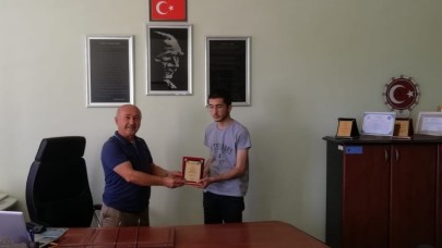 BAŞARIYI ÖDÜLLENDİRDİ