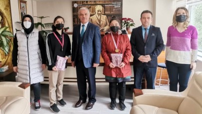 BAŞARIYI TEBRİK ETTİ
