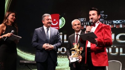 BAŞKAN KARGI ÖDÜL TÖRENİNE KATILDI