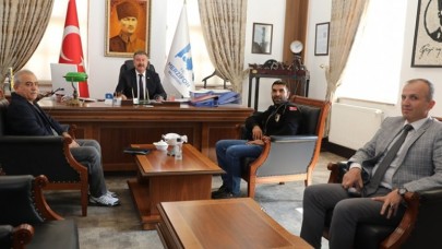 BAŞKAN KURT’TAN BELEDİYE ZİYARETİ