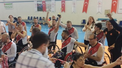 BAŞKAN ÖZYOL ENGELLİLERİN SEVİNCİNE ORTAK OLDU