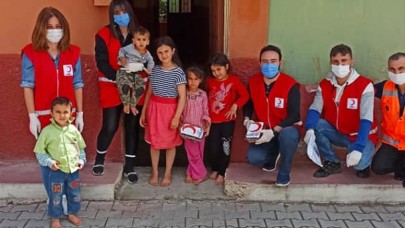 BAYRAM ŞEKERLERİ KIZILAY’DAN