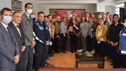BELEDİYE BAŞKANI ÖZYOL’A 8.YILDÖNÜMÜ KUTLAMASI YAPILDI