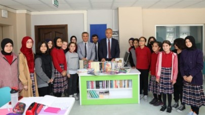 BELEDİYE’DEN OKULLARA KİTAP DESTEĞİ