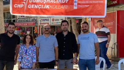 CHP GENÇLİĞİNDEN ÜYE STANDI
