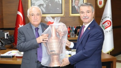 ÇİÇEK’TEN REKTÖR ELMACI’YA ZİYARET