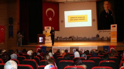 "ÇOCUĞUMUN BEYNİNDE NELER OLUYOR" KONULU SEMİNER DÜZENLENDİ
