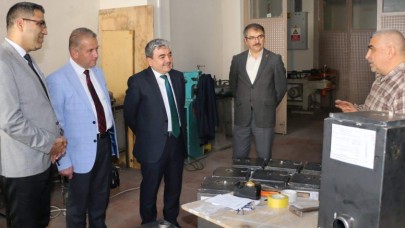 DEPREM BÖLGESİ İÇİN MESLEK LİSELERİ ÜRETMEYE DEVAM EDİYOR