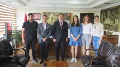 DERNEK YÖNETİMİ KAYMAKAM GÜLDOĞAN’I ZİYARET ETTİ