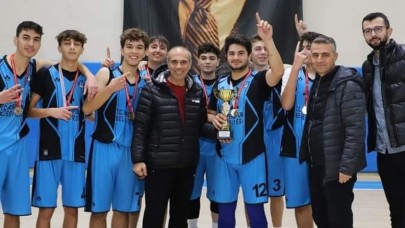 DEV ADAMLAR BÖLGESEL LİG YOLUNDA