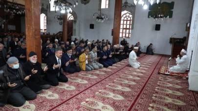 DUALAR, ATATÜRK VE TÜM ŞEHİTLER İÇİN