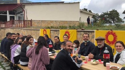 EMEKLİ ÖĞRETMENLER İÇİN YEMEK DÜZENLENDİ
